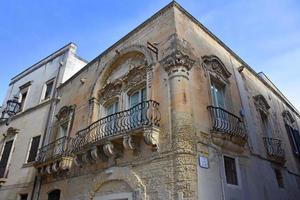 italia, lecce, ciudad con arquitectura barroca e iglesias y restos arqueológicos. foto