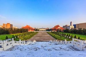 taipei, taiwán, 29 de abril de 2017 - vista de la sala de conciertos nacional de taiwán foto