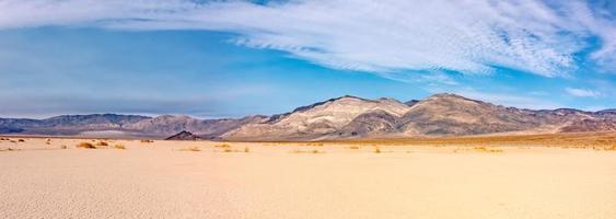 parque nacional del valle de la muerte en un día soleado foto