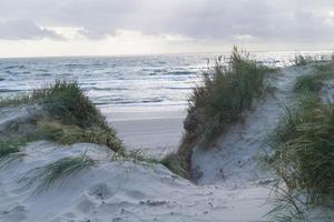 en la playa de blavand ho dinamarca foto