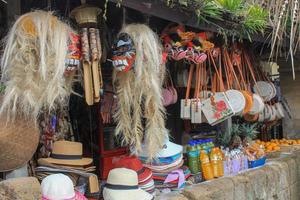 barong y rangda, souvenirs balineses foto