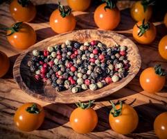 Tomates cóctel naranja Solanum lycopersicum foto