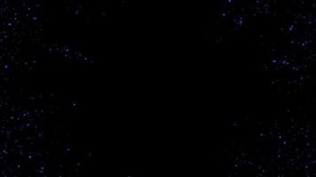 particules de poussière bokeh violet sur fond noir. métrage 4k video