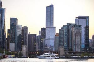 chicago, il, estados unidos, 2017 - centro de chicago, durante, anochecer foto