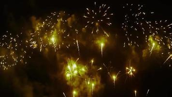 celebração de fundo abstrato colorido de fogos de artifício video