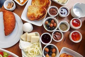 mesa de desayuno tradicional turco foto