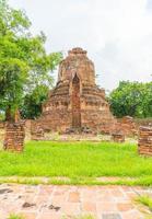 Hermosa arquitectura antigua histórica de ayutthaya en tailandia: mejora el estilo de procesamiento del color foto