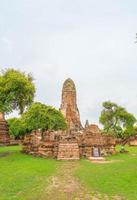 Hermosa arquitectura antigua histórica de ayutthaya en tailandia: mejora el estilo de procesamiento del color foto