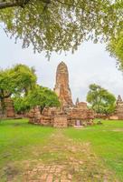 Hermosa arquitectura antigua histórica de ayutthaya en tailandia: mejora el estilo de procesamiento del color foto