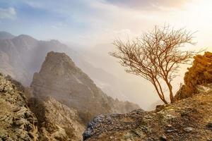 montañas hajar de ras al khaimah foto