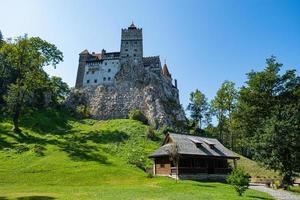 paisaje con castillo de bran foto