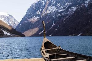 barco vikingo en sognefjord