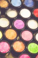 paleta de maquillaje multicolor foto