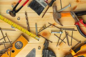 Varias herramientas de mano, concepto del día del trabajo.