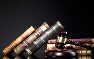 concepto de ley y justicia, despacho de abogados o artículos judiciales