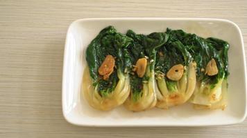 Baby Chinese cabbage with oyster sauce and garlic video