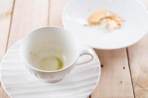taza vacía de té verde matcha latte foto