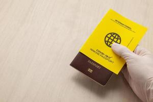 pasaportes de vacunas como prueba de que el titular ha sido vacunado foto