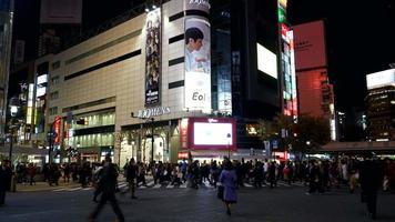 time lapse lotado de pessoas em Shibuya na cidade de Tóquio video