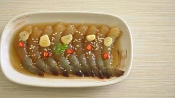 Pickled shrimps or prawns in sauce - Korean style video