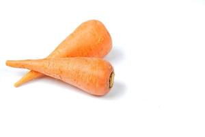 zanahorias aisladas sobre fondo blanco foto