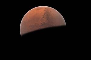 Marte planeta en el espacio exterior que muestra la belleza de la exploración espacial. foto