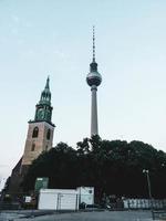 la torre de televisión en berlín, alemania foto