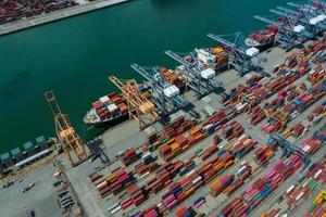 negocio logístico, envío de importación y exportación, contenedor de vista aérea foto