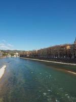 río adige en verona foto