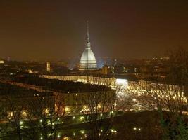 Turín vista de noche foto