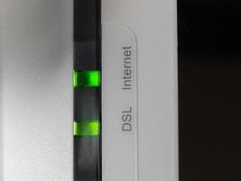 dsl e internet led verde en módem router