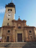 iglesia de san giorgio en chieri foto