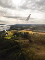 la vista desde la ventana del avión foto