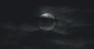 pleine lune dans le ciel video