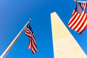 La bandera de los Estados Unidos de América en un día soleado foto