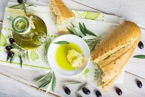 aceite de oliva virgen extra con pan