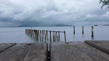 Sea with strong waves and cloudy sky before it was about to rain. video