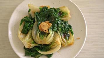 Stir-Fried Chinese Cabbage with Oyster Sauce