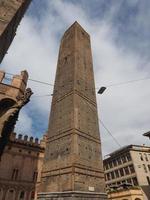 Due Torri dos torres en Bolonia