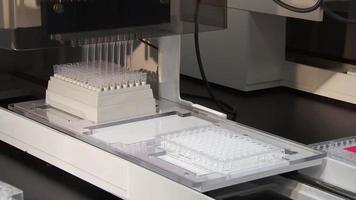 griepvirus testen in laboratorium video