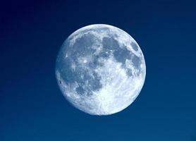 luna llena vista con telescopio foto
