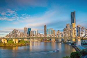 horizonte de la ciudad de brisbane y río brisbane foto