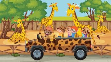Escena de safari con muchas jirafas en un coche jaula. vector