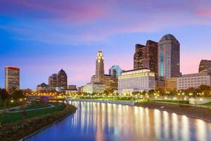 vista del horizonte del centro de la ciudad de columbus ohio foto