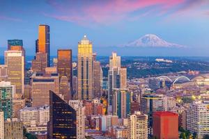 El horizonte del centro de la ciudad de Seattle paisaje urbano en el estado de Washington, EE. foto