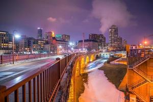 Horizonte del centro de Minneapolis en Minnesota, EE. foto