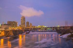 Horizonte del centro de Minneapolis en Minnesota, EE. foto