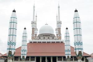 gran mezquita de java central, indonesia foto