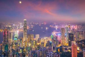 horizonte de la ciudad de hong kong con vista al puerto de victoria foto