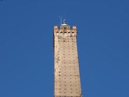 torre asinelli en bolonia foto